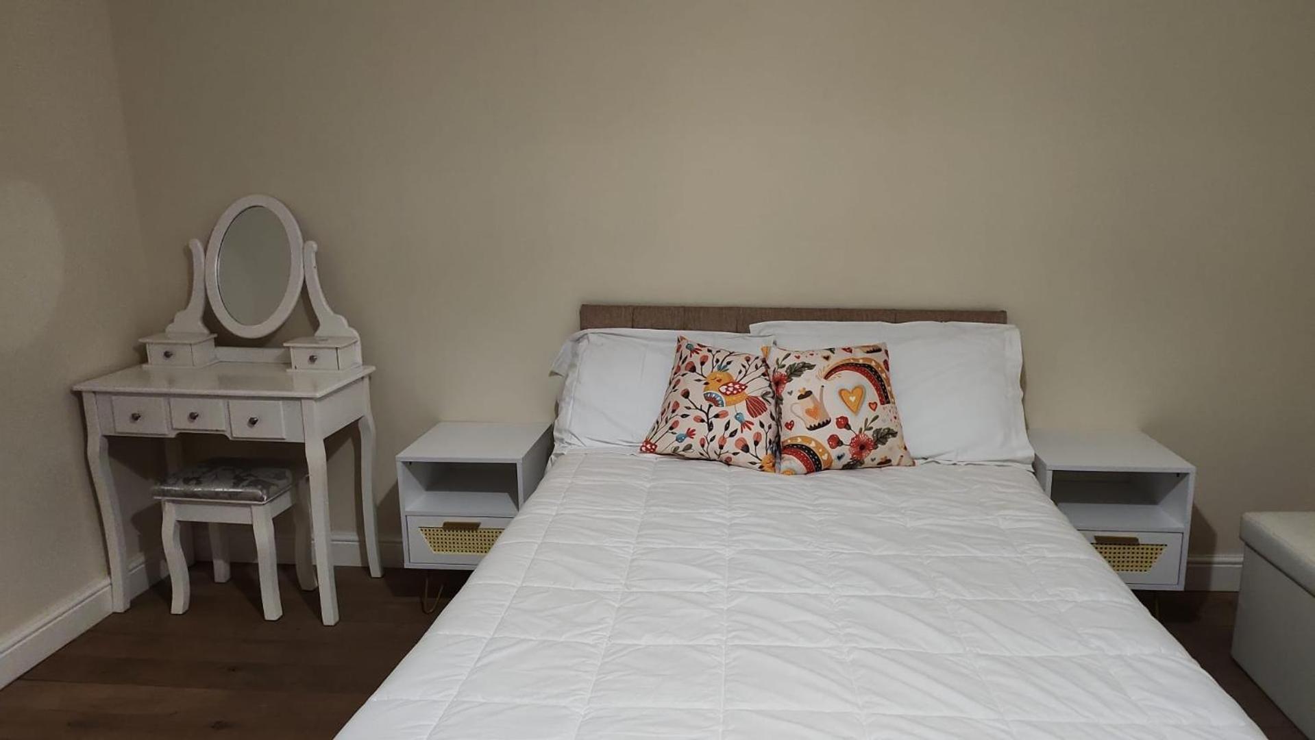 Large 2 Bed Holiday Let In Central Ystradgynlais Exterior photo